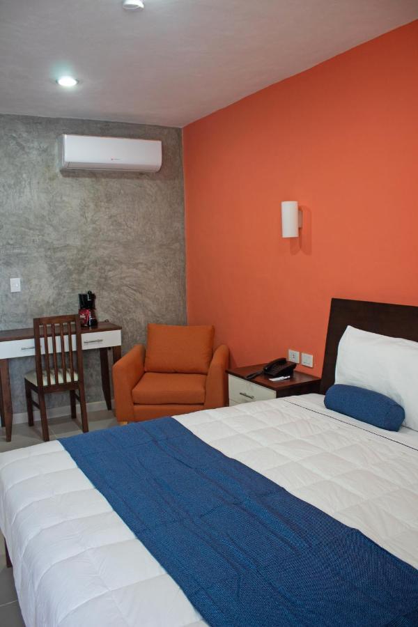 Hotel Las Monjas Merida Luaran gambar